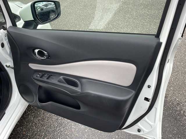 日産 ノート e－パワーX FOUR Vセレ 新潟県 2020(令2)年 0.8万km ブリリアントホワイトパール ワンオーナー/４WD/アラウンドビューモニター/インテリジェントルームミラー/インテリジェントエマージェンシーブレーキ/レーンアシスト/横滑り防止装置/LEDヘッドライト/純正ナビ/フルセグTV/ドライブレコーダー/ステアリングスイッチ/ドアミラーウインカー/LEDヘッドライト/純正15インチアルミホイール