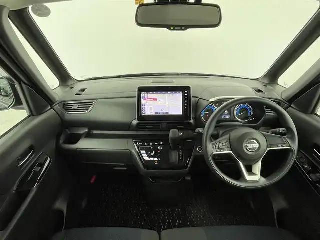 日産 ルークス ハイウェイスター X 千葉県 2023(令5)年 1万km アメジストパープル 禁煙車/エマージェンシーブレーキ/・車線逸脱警報システム/・先行車発進システム/・クリアランスソナー/純正9インチメモリナビ/・型番：MM222D-L/・Bluetooth/フルセグTV/・アラウンドビューモニター/・インテリジェントルームミラー/・ビルトインETC/ステアリングスイッチ/純正フロアマット/純正ドアバイザー/純正14インチAW/電動格納ウインカーミラー/左側パワースライドドア/オートライト/・LEDヘッドライト/・LEDフォグランプ/・ヘッドライトレベライザー/プッシュスタート/・スマートキー/・スペアキー