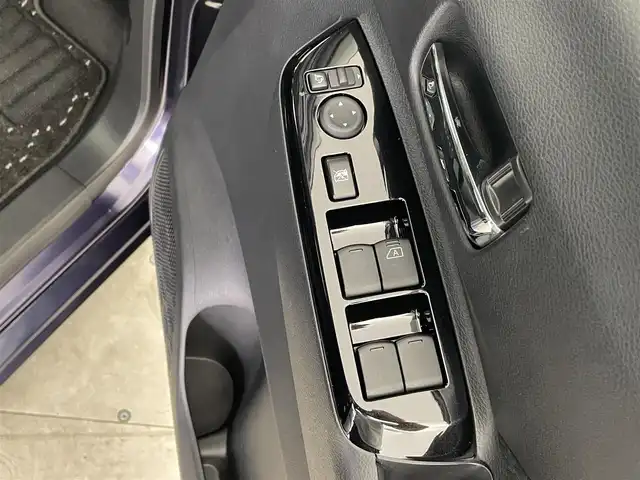 日産 ルークス ハイウェイスター X 千葉県 2023(令5)年 1万km アメジストパープル 禁煙車/エマージェンシーブレーキ/・車線逸脱警報システム/・先行車発進システム/・クリアランスソナー/純正9インチメモリナビ/・型番：MM222D-L/・Bluetooth/フルセグTV/・アラウンドビューモニター/・インテリジェントルームミラー/・ビルトインETC/ステアリングスイッチ/純正フロアマット/純正ドアバイザー/純正14インチAW/電動格納ウインカーミラー/左側パワースライドドア/オートライト/・LEDヘッドライト/・LEDフォグランプ/・ヘッドライトレベライザー/プッシュスタート/・スマートキー/・スペアキー