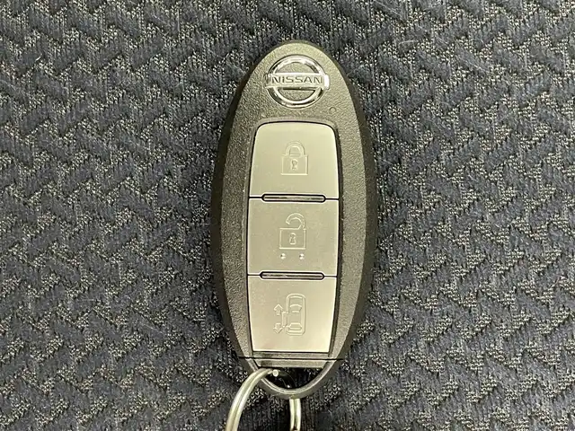 日産 ルークス ハイウェイスター X 千葉県 2023(令5)年 1万km アメジストパープル 禁煙車/エマージェンシーブレーキ/・車線逸脱警報システム/・先行車発進システム/・クリアランスソナー/純正9インチメモリナビ/・型番：MM222D-L/・Bluetooth/フルセグTV/・アラウンドビューモニター/・インテリジェントルームミラー/・ビルトインETC/ステアリングスイッチ/純正フロアマット/純正ドアバイザー/純正14インチAW/電動格納ウインカーミラー/左側パワースライドドア/オートライト/・LEDヘッドライト/・LEDフォグランプ/・ヘッドライトレベライザー/プッシュスタート/・スマートキー/・スペアキー