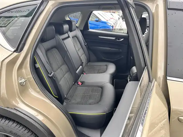 マツダ ＣＸ－５ XD フィールドジャーニー 宮城県 2022(令4)年 1.3万km ジルコンサンドメタリック BOSEサウンドシステム/ハンズフリーパワーバックドア/クルージングトラフィックサポート/ワイヤレス充電/10.25インチセンターディスプレイ/地デジTVチューナー/＝＝＝/オフロードトラクションアシスト/インテリジェントドライブセレクト（オフロード）/アドバンストスマートシティブレーキサポート/後退時スマートシティブレーキサポート/誤発進抑制制御/スマートブレーキサポート/レーダークルーズコントロール/ブラインドスポットモニタリング/車線逸脱警報システム/レーンキープアシストシステム/パーキングセンサー/ドライバーアテンションアラート/ヘッドアップディスプレイ/360度ビューモニター/ハーフレザーシート/運転席メモリー機能付パワーシート/シートヒーター/ステアリングヒーター/革巻きステアリング/パドルシフト/アダプティブLEDヘッドランプ/フォグランプ/オートライト/電動パーキングブレーキ/ブレーキホールド/ルーフレール/純正17インチAW/フロアマット/ドアバイザー