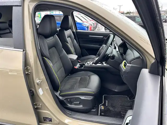 マツダ ＣＸ－５ XD フィールドジャーニー 宮城県 2022(令4)年 1.3万km ジルコンサンドメタリック BOSEサウンドシステム/ハンズフリーパワーバックドア/クルージングトラフィックサポート/ワイヤレス充電/10.25インチセンターディスプレイ/地デジTVチューナー/＝＝＝/オフロードトラクションアシスト/インテリジェントドライブセレクト（オフロード）/アドバンストスマートシティブレーキサポート/後退時スマートシティブレーキサポート/誤発進抑制制御/スマートブレーキサポート/レーダークルーズコントロール/ブラインドスポットモニタリング/車線逸脱警報システム/レーンキープアシストシステム/パーキングセンサー/ドライバーアテンションアラート/ヘッドアップディスプレイ/360度ビューモニター/ハーフレザーシート/運転席メモリー機能付パワーシート/シートヒーター/ステアリングヒーター/革巻きステアリング/パドルシフト/アダプティブLEDヘッドランプ/フォグランプ/オートライト/電動パーキングブレーキ/ブレーキホールド/ルーフレール/純正17インチAW/フロアマット/ドアバイザー