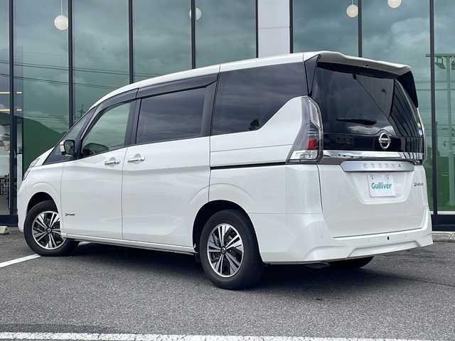 日産 セレナ e－パワー G 福岡県 2021(令3)年 6.2万km ブリリアントホワイトパール ・純正９型ナビ　フルセグ　DVD　Blu-ray再生/・全方位カメラ/・プロパイロット/・プレミアムインテリアパッケージ/・デジタルインナーミラー/・シートヒーター/・両側パワースライドドア/・ドライブレコーダー/・純正フロアマット/・純正ドアバイザー/・革巻ステアリング/・純正１５インチアルミホイル