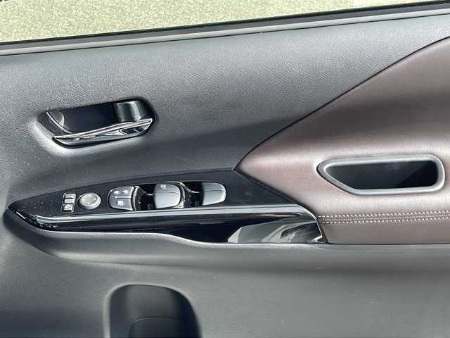 日産 セレナ e－パワー G 福岡県 2021(令3)年 6.2万km ブリリアントホワイトパール ・純正９型ナビ　フルセグ　DVD　Blu-ray再生/・全方位カメラ/・プロパイロット/・プレミアムインテリアパッケージ/・デジタルインナーミラー/・シートヒーター/・両側パワースライドドア/・ドライブレコーダー/・純正フロアマット/・純正ドアバイザー/・革巻ステアリング/・純正１５インチアルミホイル