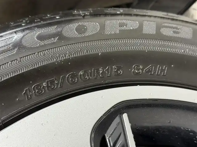 トヨタ シエンタ ハイブリッド G クエロ 大阪府 2022(令4)年 1.5万km ブラックマイカ/ベージュ 2トーン 純正ナビＴＶ　全方位カメラ　クルコン　衝突軽減　ハーフレザー　シートヒーター　ハンドルヒーター　ＥＴＣ　ドラレコ　オートハイビーム　ＬＥＤヘッドライト　レーンアシスト　スマートキー　フォグランプ