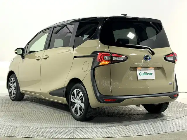 トヨタ シエンタ ハイブリッド G クエロ 大阪府 2022(令4)年 1.5万km ブラックマイカ/ベージュ 2トーン 純正ナビＴＶ　全方位カメラ　クルコン　衝突軽減　ハーフレザー　シートヒーター　ハンドルヒーター　ＥＴＣ　ドラレコ　オートハイビーム　ＬＥＤヘッドライト　レーンアシスト　スマートキー　フォグランプ