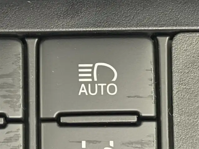 トヨタ シエンタ ハイブリッド G クエロ 大阪府 2022(令4)年 1.5万km ブラックマイカ/ベージュ 2トーン 純正ナビＴＶ　全方位カメラ　クルコン　衝突軽減　ハーフレザー　シートヒーター　ハンドルヒーター　ＥＴＣ　ドラレコ　オートハイビーム　ＬＥＤヘッドライト　レーンアシスト　スマートキー　フォグランプ