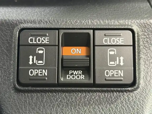 トヨタ シエンタ ハイブリッド G クエロ 大阪府 2022(令4)年 1.5万km ブラックマイカ/ベージュ 2トーン 純正ナビＴＶ　全方位カメラ　クルコン　衝突軽減　ハーフレザー　シートヒーター　ハンドルヒーター　ＥＴＣ　ドラレコ　オートハイビーム　ＬＥＤヘッドライト　レーンアシスト　スマートキー　フォグランプ