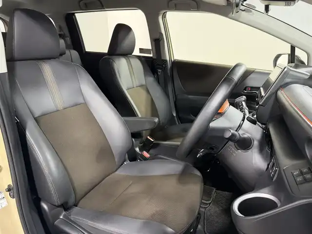 トヨタ シエンタ ハイブリッド G クエロ 大阪府 2022(令4)年 1.5万km ブラックマイカ/ベージュ 2トーン 純正ナビＴＶ　全方位カメラ　クルコン　衝突軽減　ハーフレザー　シートヒーター　ハンドルヒーター　ＥＴＣ　ドラレコ　オートハイビーム　ＬＥＤヘッドライト　レーンアシスト　スマートキー　フォグランプ