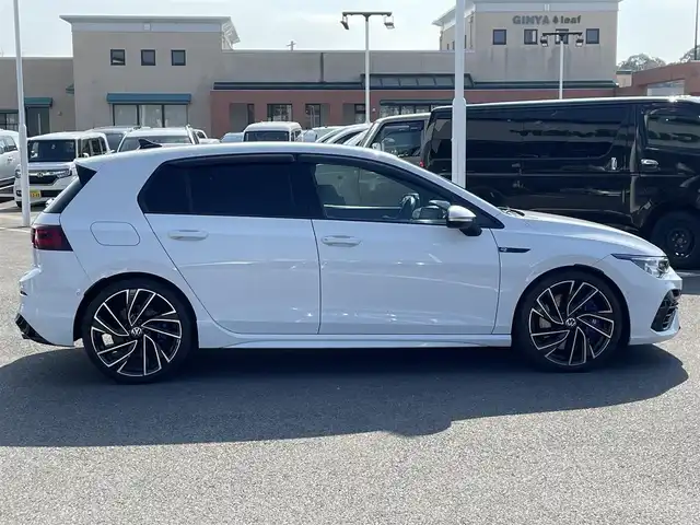 フォルクスワーゲン ＶＷ ゴルフ Ｒ TSI 4モーション 長崎県 2022(令4)年 3.6万km 白 純正メーカーナビ/BT/USB/フルセグTV/バックカメラ/衝突被害軽減システム/R専用シート/前席シートヒーター/ステアリングヒーター/ステアリングスイッチ/レーダークルーズコントロール/パドルシフト/コーナーセンサー/ビルトインETC