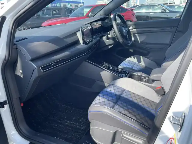 フォルクスワーゲン ＶＷ ゴルフ Ｒ TSI 4モーション 長崎県 2022(令4)年 3.6万km 白 純正メーカーナビ/BT/USB/フルセグTV/バックカメラ/衝突被害軽減システム/R専用シート/前席シートヒーター/ステアリングヒーター/ステアリングスイッチ/レーダークルーズコントロール/パドルシフト/コーナーセンサー/ビルトインETC