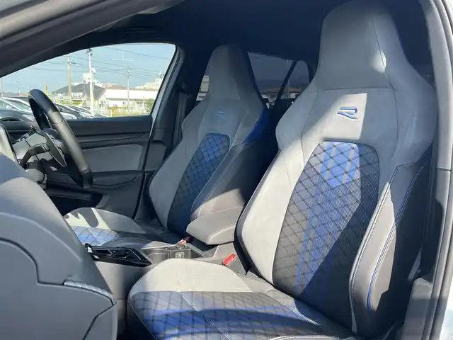 フォルクスワーゲン ＶＷ ゴルフ Ｒ TSI 4モーション 長崎県 2022(令4)年 3.6万km 白 純正メーカーナビ/BT/USB/フルセグTV/バックカメラ/衝突被害軽減システム/R専用シート/前席シートヒーター/ステアリングヒーター/ステアリングスイッチ/レーダークルーズコントロール/パドルシフト/コーナーセンサー/ビルトインETC
