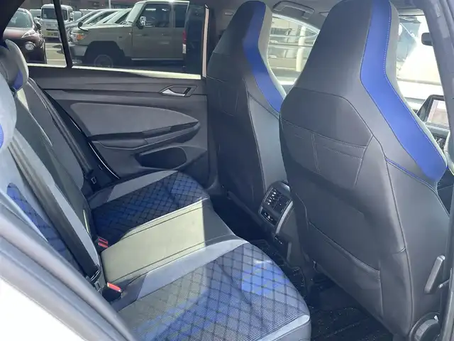 フォルクスワーゲン ＶＷ ゴルフ Ｒ TSI 4モーション 長崎県 2022(令4)年 3.6万km 白 純正メーカーナビ/BT/USB/フルセグTV/バックカメラ/衝突被害軽減システム/R専用シート/前席シートヒーター/ステアリングヒーター/ステアリングスイッチ/レーダークルーズコントロール/パドルシフト/コーナーセンサー/ビルトインETC
