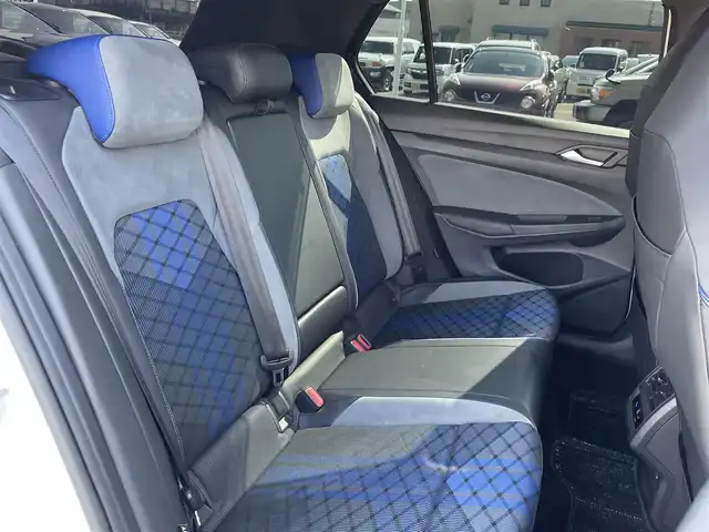 フォルクスワーゲン ＶＷ ゴルフ Ｒ TSI 4モーション 長崎県 2022(令4)年 3.6万km 白 純正メーカーナビ/BT/USB/フルセグTV/バックカメラ/衝突被害軽減システム/R専用シート/前席シートヒーター/ステアリングヒーター/ステアリングスイッチ/レーダークルーズコントロール/パドルシフト/コーナーセンサー/ビルトインETC