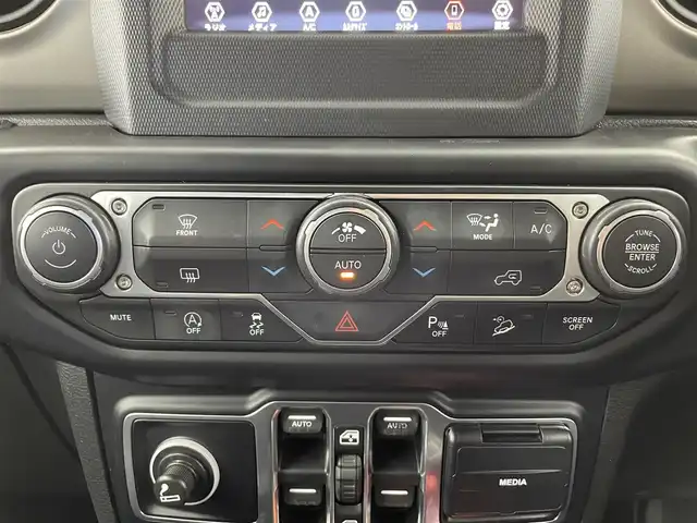 クライスラー・ジープ ジープ ラングラー アンリミテッド スポーツ 富山県 2019(平31)年 11.7万km ブラック ４WD/純正オーディオ（bluetooth）/バックカメラ/リアコーナーセンサー/ETC/純正前ドラレコ/純正１８インチAW/オートライト/HIDヘッドライト/フォグ/スマートキー/プッシュスタート/クルーズコントロール/ヒルスタートアシスト/純正マット/スペアキー