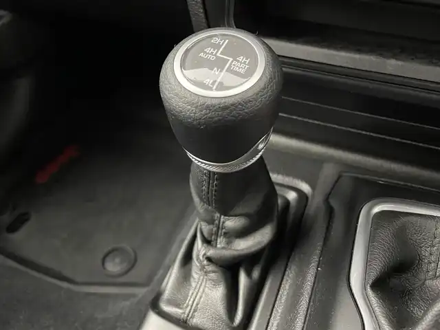 クライスラー・ジープ ジープ ラングラー アンリミテッド スポーツ 富山県 2019(平31)年 11.7万km ブラック ４WD/純正オーディオ（bluetooth）/バックカメラ/リアコーナーセンサー/ETC/純正前ドラレコ/純正１８インチAW/オートライト/HIDヘッドライト/フォグ/スマートキー/プッシュスタート/クルーズコントロール/ヒルスタートアシスト/純正マット/スペアキー