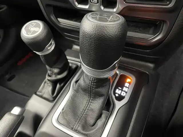 クライスラー・ジープ ジープ ラングラー アンリミテッド スポーツ 富山県 2019(平31)年 11.7万km ブラック ４WD/純正オーディオ（bluetooth）/バックカメラ/リアコーナーセンサー/ETC/純正前ドラレコ/純正１８インチAW/オートライト/HIDヘッドライト/フォグ/スマートキー/プッシュスタート/クルーズコントロール/ヒルスタートアシスト/純正マット/スペアキー