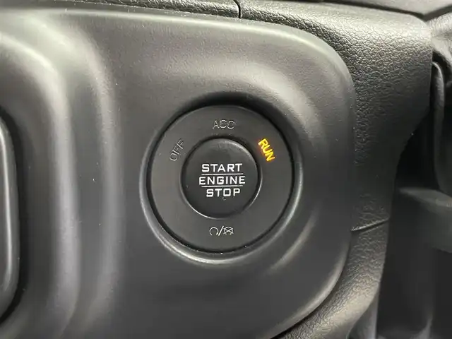 クライスラー・ジープ ジープ ラングラー アンリミテッド スポーツ 富山県 2019(平31)年 11.7万km ブラック ４WD/純正オーディオ（bluetooth）/バックカメラ/リアコーナーセンサー/ETC/純正前ドラレコ/純正１８インチAW/オートライト/HIDヘッドライト/フォグ/スマートキー/プッシュスタート/クルーズコントロール/ヒルスタートアシスト/純正マット/スペアキー