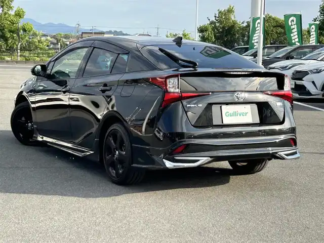トヨタ プリウス S ツーリングセレ ブラックED 奈良県 2022(令4)年 2.8万km プレシャスブラックパール 社外エアロ/純正ディスプレイオーディオ(AM・FM/BT/USB)/アラウンドビューモニター/ビルトインETC2.0/シートヒーター(D/N席)/nanoe/AC100V電源/Toyota Safety Sense/プリクラッシュセーフティ/レーントレーシングアシスト/オートマチックハイビーム/ロードサインアシスト/レーダークルーズコントロール/先行車発進告知機能/LEDヘッドライト/フォグライト/ウィンカーミラー/純正17インチアルミホイール/純正フロアマット/ドアバイザー