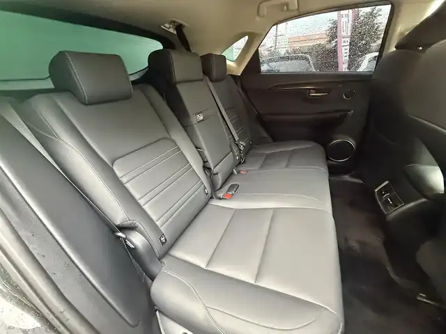 レクサス ＮＸ 300h Iパッケージ 千葉県 2016(平28)年 3.7万km グラファイトブラックガラスフレーク ムーンルーフ/純正ナビ/CD/DVD/B-ray/BT/USB/AUX/フルセグTV/バックカメラ/サイドビューモニター/ETC2.0/クルーズコントロール/パドルシフト/ステアリングヒーター/シートヒーター/黒革シート/メモリ付きパワーシート/LED３眼オートライト/LEDフォグ/純正アルミホイール