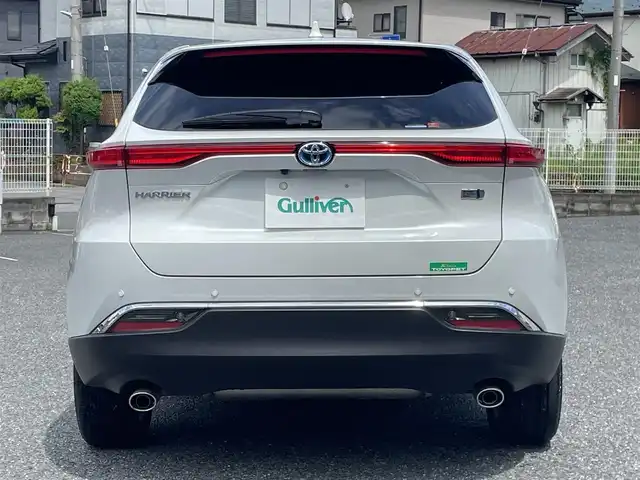 トヨタ ハリアー ハイブリッド Z 福岡県 2024(令6)年 0.3万km プラチナホワイトパールマイカ ワンオーナー/パノラマルーフ/純正12.3インチディスプレイナビ/・（USB/BT/Miracast/フルセグTV)/・JBLサウンドシステム/・全方位モニター/トヨタセーフティセンス/コーナーセンサー/デジタルインナーミラー/HUD/ETC2.0/純正ドライブレコーダー/パワーバックドア/ハーフレザーシート/・パワーシート（D）/プッシュスタート/・スマートキー/電子パーキング/・オートホールド/革巻きステアリング/・チルト＆テレストコピック/・ステアリングリモコン/LEDヘッドライト/・オートライト/・フォグライト/トノカバー/スペアタイヤ/純正フロアマット/ドアバイザー