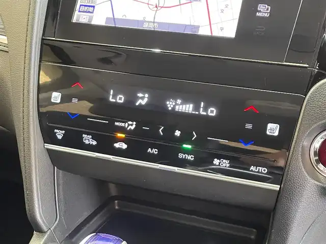 ホンダ シャトル ハイブリッド Z 岩手県 2015(平27)年 4万km ミスティックガーネットP ４WD/あんしんパッケージ/低速域衝突軽減ブレーキ/誤発進抑制機能/横滑り防止装置/チップアップリヤシート/シートヒーター/熱線入りフロントウインドウ/ヒーテッドドアミラー/パドルシフト/本革巻きステアリング/振幅感応式ダンパー/純正ナビ/（CD/DVD/フルセグ/USB/HDMI/Bluetooth）/ステアリングスイッチ/バックカメラ/ETC/LEDヘッドライト/フォグランプ/純正16インチアルミホイール