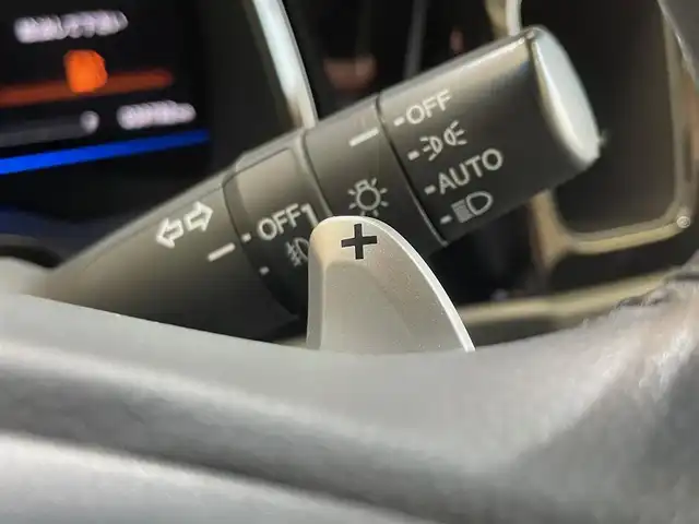 ホンダ シャトル ハイブリッド Z 岩手県 2015(平27)年 4万km ミスティックガーネットP ４WD/あんしんパッケージ/低速域衝突軽減ブレーキ/誤発進抑制機能/横滑り防止装置/チップアップリヤシート/シートヒーター/熱線入りフロントウインドウ/ヒーテッドドアミラー/パドルシフト/本革巻きステアリング/振幅感応式ダンパー/純正ナビ/（CD/DVD/フルセグ/USB/HDMI/Bluetooth）/ステアリングスイッチ/バックカメラ/ETC/LEDヘッドライト/フォグランプ/純正16インチアルミホイール