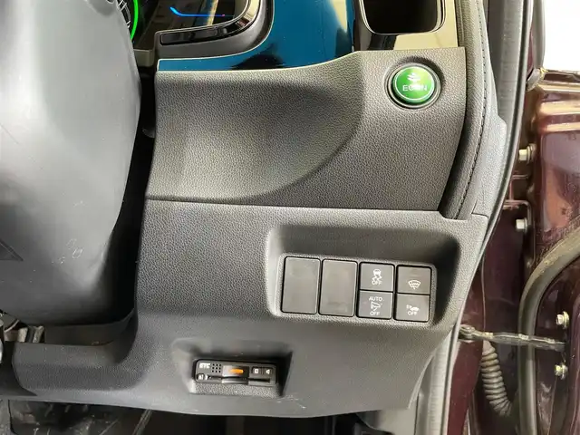 ホンダ シャトル ハイブリッド Z 岩手県 2015(平27)年 4万km ミスティックガーネットP ４WD/あんしんパッケージ/低速域衝突軽減ブレーキ/誤発進抑制機能/横滑り防止装置/チップアップリヤシート/シートヒーター/熱線入りフロントウインドウ/ヒーテッドドアミラー/パドルシフト/本革巻きステアリング/振幅感応式ダンパー/純正ナビ/（CD/DVD/フルセグ/USB/HDMI/Bluetooth）/ステアリングスイッチ/バックカメラ/ETC/LEDヘッドライト/フォグランプ/純正16インチアルミホイール
