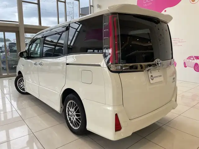 トヨタ ノア ハイブリッド Si ダブルバイビー 埼玉県 2018(平30)年 8.1万km ラグジュアリーホワイトパールクリスタルシャインガラスフレーク トヨタセーフティーセンス 　　/フリップダウンモニター　/10インチメモリナビ/　　CD/DVD/BT/フルセグ /バックカメラ /両側パワースライドドア /クルーズコントロール /LEDオートライト /ハーフレザーシート /シートヒーター /純正16インチアルミホイール/ステアリングスイッチ /ETC