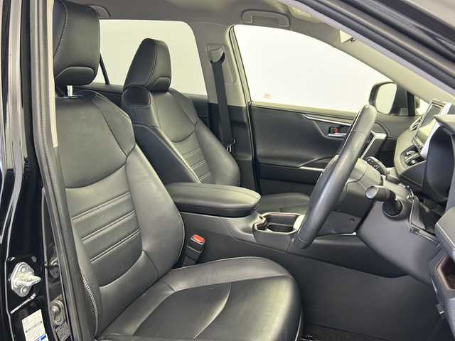 トヨタ ＲＡＶ４ G 福井県 2021(令3)年 5.6万km アティチュードブラックマイカ 純正フルセグTVナビ/・TV/BT/CD/DVD/AM/FM/バックカメラ/デジタルインナーミラー/前後ドラレコ/追従機能付きクルーズコントロール/レーンキープアシスト/クリアランスソナー/ブラインドスポットモニター/純正ビルトインETC/運転席パワーシート/純正18インチAW/純正フロアマット/プッシュスタート