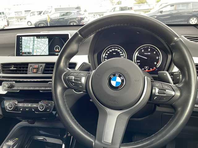 ＢＭＷ Ｘ１ xDrive 18d Mスポーツ ハイライン 愛知県 2019(令1)年 6.6万km アルピンホワイトⅢ 4WD/ディーゼル・ターボ/メーカーオプション/ハイラインパッケージ/-パーフォレーテッドダコタレザーシート/-フロントシートヒーティング/-ファインウッドオークグレインマットインテリアトリム/コンフォートパッケージ/-オートマチックテールゲートオペレーション/-スライディングリヤシート/-電動フロントシート運転席メモリー機能付/主要装備/インテリジェントセーフティ/純正HDDナビ/(DVD/Bt/USB)/バックカメラ/ミラー一体型ETC/スマートキー/前後バンパーソナー/ダウンヒルアシスト/18インチアルミホイール/LEDオートライト/シルバールーフレール/ウインカーミラー/前後フォグランプ/革巻きステア/ノブ/オーディオ/ステアスイッチ/オートワイパー/電格調整ミラー/レーンキーピングアシスト/パーキングアシスト/ヒルクライムアシスト/横滑り防止機能/W/サイド/カーテンエアバッグ/ABS/スマートキー/保証書/取説/記録簿