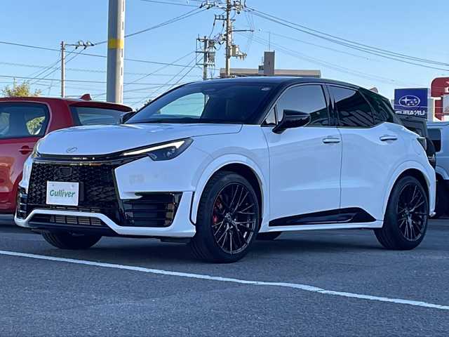 レクサス ＬＢＸ モリゾウ RR 徳島県 2025(令7)年 0.1万km 白Ⅱ 黒革シート/純正9.8インチディスプレイオーディオ/（Bluetooth/フルセグ/AM/FM/Apple CarPlay）/パノラミックビューモニター/パドルシフト/レクサスセーフティーシステム/・レーダークルーズコントロール/・ブラインドスポットモニター/・クリアランスソナー/ステアリングヒーター/前席シートヒーター/D席パワーシート/D席メモリーシート/パワーバックドア/ビルトインETC2.0/置くだけ充電/スペアキー/取扱説明書/保証書