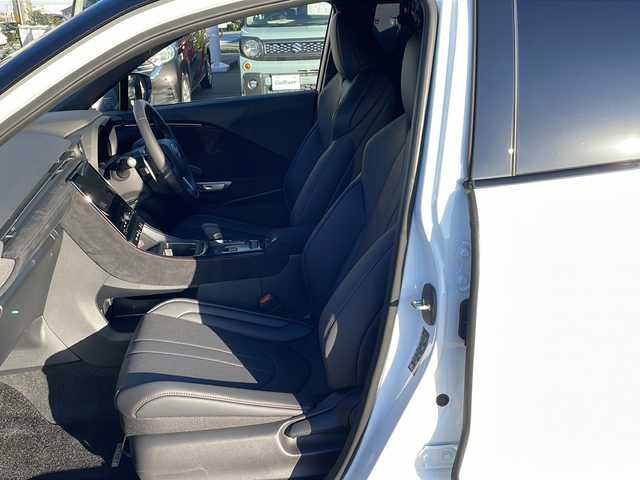 レクサス ＬＢＸ モリゾウ RR 徳島県 2025(令7)年 0.1万km 白Ⅱ 黒革シート/純正9.8インチディスプレイオーディオ/（Bluetooth/フルセグ/AM/FM/Apple CarPlay）/パノラミックビューモニター/パドルシフト/レクサスセーフティーシステム/・レーダークルーズコントロール/・ブラインドスポットモニター/・クリアランスソナー/ステアリングヒーター/前席シートヒーター/D席パワーシート/D席メモリーシート/パワーバックドア/ビルトインETC2.0/置くだけ充電/スペアキー/取扱説明書/保証書