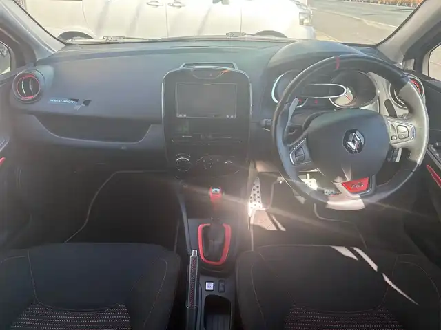 ルノー ルーテシア ルノー スポール シャシーカップ 静岡県 2014(平26)年 8.7万km 黒 ワンオーナー /禁煙車/タイヤ7ミリ/シャシーカップ/ローダウン/ハードセッティングサスペンション/レッドブレーキキャリパー/BASS REFLEXサウンドシステム/carrozzeria SDナビ　AVIC-MRZ099/(CD/DVD/BT/SD/フルセグTV)/社外前後ドライブレコーダー　VREC DH300D/社外ETC/プッシュスタート/カードキー×2/純正フロアマット×2セット/18インチアルミホイール/保証書・取扱説明書