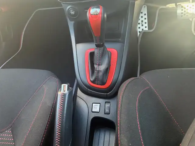 ルノー ルーテシア ルノー スポール シャシーカップ 静岡県 2014(平26)年 8.7万km 黒 ワンオーナー /禁煙車/タイヤ7ミリ/シャシーカップ/ローダウン/ハードセッティングサスペンション/レッドブレーキキャリパー/BASS REFLEXサウンドシステム/carrozzeria SDナビ　AVIC-MRZ099/(CD/DVD/BT/SD/フルセグTV)/社外前後ドライブレコーダー　VREC DH300D/社外ETC/プッシュスタート/カードキー×2/純正フロアマット×2セット/18インチアルミホイール/保証書・取扱説明書