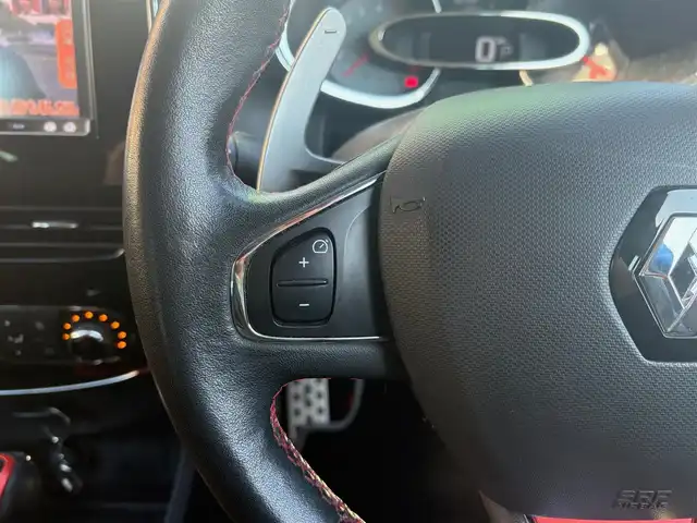 ルノー ルーテシア ルノー スポール シャシーカップ 静岡県 2014(平26)年 8.7万km 黒 ワンオーナー /禁煙車/タイヤ7ミリ/シャシーカップ/ローダウン/ハードセッティングサスペンション/レッドブレーキキャリパー/BASS REFLEXサウンドシステム/carrozzeria SDナビ　AVIC-MRZ099/(CD/DVD/BT/SD/フルセグTV)/社外前後ドライブレコーダー　VREC DH300D/社外ETC/プッシュスタート/カードキー×2/純正フロアマット×2セット/18インチアルミホイール/保証書・取扱説明書