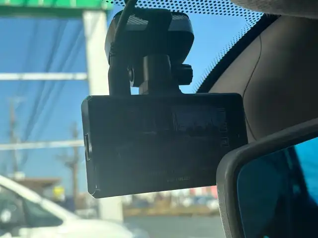 ルノー ルーテシア ルノー スポール シャシーカップ 静岡県 2014(平26)年 8.7万km 黒 ワンオーナー /禁煙車/タイヤ7ミリ/シャシーカップ/ローダウン/ハードセッティングサスペンション/レッドブレーキキャリパー/BASS REFLEXサウンドシステム/carrozzeria SDナビ　AVIC-MRZ099/(CD/DVD/BT/SD/フルセグTV)/社外前後ドライブレコーダー　VREC DH300D/社外ETC/プッシュスタート/カードキー×2/純正フロアマット×2セット/18インチアルミホイール/保証書・取扱説明書