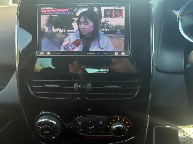 ルノー ルーテシア ルノー スポール シャシーカップ 静岡県 2014(平26)年 8.7万km 黒 ワンオーナー /禁煙車/タイヤ7ミリ/シャシーカップ/ローダウン/ハードセッティングサスペンション/レッドブレーキキャリパー/BASS REFLEXサウンドシステム/carrozzeria SDナビ　AVIC-MRZ099/(CD/DVD/BT/SD/フルセグTV)/社外前後ドライブレコーダー　VREC DH300D/社外ETC/プッシュスタート/カードキー×2/純正フロアマット×2セット/18インチアルミホイール/保証書・取扱説明書