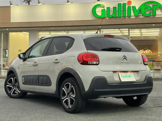 シトロエン Ｃ３ フィール 三重県 2017(平29)年 5.3万km グレー ♪ターボ/♪アクティブセーフティブレーキ/♪レーンディパーチャーウォーニング/♪パーキングアシスタンス/♪クルーズコントロール/♪純正ディスプレイオーディオ/ ・Bluetooth・ミラーリング/ ・USB/♪アイドリングストップ/♪ステアリングスイッチ/♪LEDヘッドライト/♪フォグライト /♪オートライト/♪オートワイパー/♪ドライブレコーダー(前後）/♪フロアマット/♪プライバシーガラス