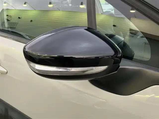 シトロエン Ｃ３ フィール 三重県 2017(平29)年 5.3万km グレー ♪ターボ/♪アクティブセーフティブレーキ/♪レーンディパーチャーウォーニング/♪パーキングアシスタンス/♪クルーズコントロール/♪純正ディスプレイオーディオ/ ・Bluetooth・ミラーリング/ ・USB/♪アイドリングストップ/♪ステアリングスイッチ/♪LEDヘッドライト/♪フォグライト /♪オートライト/♪オートワイパー/♪ドライブレコーダー(前後）/♪フロアマット/♪プライバシーガラス