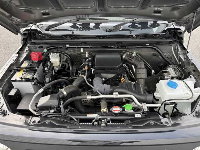 スズキ ジムニー XG 滋賀県 2023(令5)年 0.8万km ブルーイッシュブラックパール3 Carrozzeriaディスプレイオーディオ/(Bluetooth/AppleCarplay)/4WD/5MT/衝突軽減ブレーキ/レーンキープアシスト/ビルトインETC/センターデフロック/ダウンヒルアシスト/スタッドレスタイヤ付き/USB