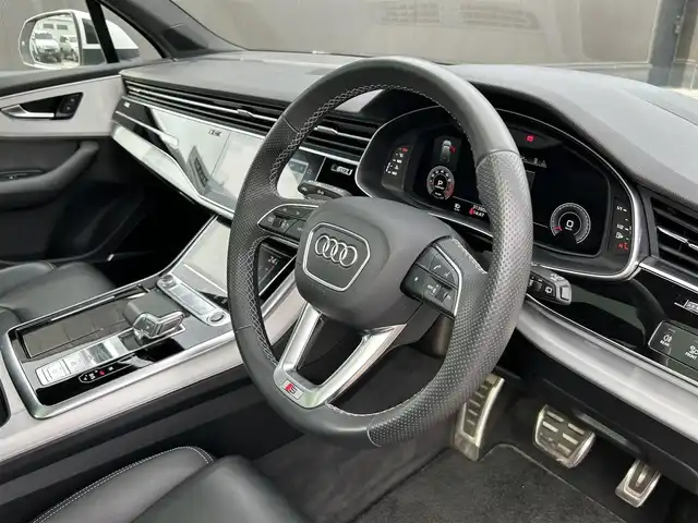 アウディ Ｑ７ 道東・釧路十勝 2021(令3)年 3.2万km グレイシアホワイトメタリック 7シーターパッケージ/アダプティブクルーズコントロール/ヘッドアップディスプレイ/バーチャルコックピット/パノラマサンルーフ/メモリ付きパワーシート/黒革/シートヒーター/ステアリングヒーター/パワーバックドア/パワーサードシート/純正ナビ/TV/純正ドライブレコーダー(前後)/LEDヘッドライト/オートライト/リアフォグライト/パドルシフト/ダウンヒルアシストコントロール/360°カメラ/パワードアクロージング/ETC/純正21インチAW