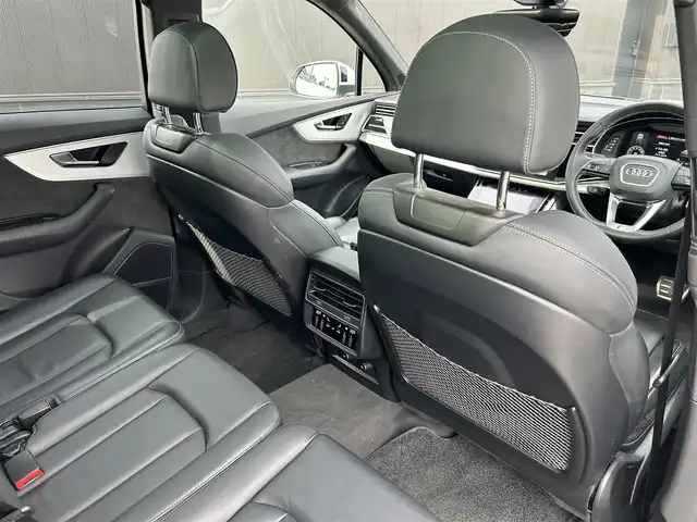 アウディ Ｑ７ 道東・釧路十勝 2021(令3)年 3.2万km グレイシアホワイトメタリック 7シーターパッケージ/アダプティブクルーズコントロール/ヘッドアップディスプレイ/バーチャルコックピット/パノラマサンルーフ/メモリ付きパワーシート/黒革/シートヒーター/ステアリングヒーター/パワーバックドア/パワーサードシート/純正ナビ/TV/純正ドライブレコーダー(前後)/LEDヘッドライト/オートライト/リアフォグライト/パドルシフト/ダウンヒルアシストコントロール/360°カメラ/パワードアクロージング/ETC/純正21インチAW