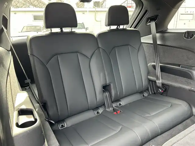 アウディ Ｑ７ 道東・釧路十勝 2021(令3)年 3.2万km グレイシアホワイトメタリック 7シーターパッケージ/アダプティブクルーズコントロール/ヘッドアップディスプレイ/バーチャルコックピット/パノラマサンルーフ/メモリ付きパワーシート/黒革/シートヒーター/ステアリングヒーター/パワーバックドア/パワーサードシート/純正ナビ/TV/純正ドライブレコーダー(前後)/LEDヘッドライト/オートライト/リアフォグライト/パドルシフト/ダウンヒルアシストコントロール/360°カメラ/パワードアクロージング/ETC/純正21インチAW