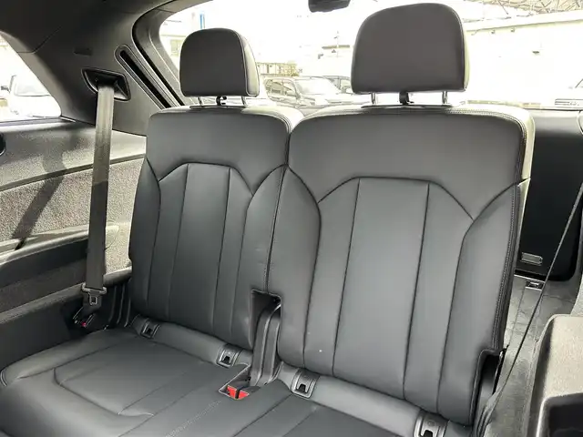 アウディ Ｑ７ 道東・釧路十勝 2021(令3)年 3.2万km グレイシアホワイトメタリック 7シーターパッケージ/アダプティブクルーズコントロール/ヘッドアップディスプレイ/バーチャルコックピット/パノラマサンルーフ/メモリ付きパワーシート/黒革/シートヒーター/ステアリングヒーター/パワーバックドア/パワーサードシート/純正ナビ/TV/純正ドライブレコーダー(前後)/LEDヘッドライト/オートライト/リアフォグライト/パドルシフト/ダウンヒルアシストコントロール/360°カメラ/パワードアクロージング/ETC/純正21インチAW