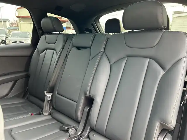 アウディ Ｑ７ 道東・釧路十勝 2021(令3)年 3.2万km グレイシアホワイトメタリック 7シーターパッケージ/アダプティブクルーズコントロール/ヘッドアップディスプレイ/バーチャルコックピット/パノラマサンルーフ/メモリ付きパワーシート/黒革/シートヒーター/ステアリングヒーター/パワーバックドア/パワーサードシート/純正ナビ/TV/純正ドライブレコーダー(前後)/LEDヘッドライト/オートライト/リアフォグライト/パドルシフト/ダウンヒルアシストコントロール/360°カメラ/パワードアクロージング/ETC/純正21インチAW