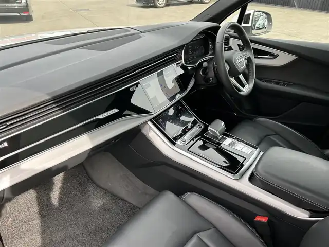 アウディ Ｑ７ 道東・釧路十勝 2021(令3)年 3.2万km グレイシアホワイトメタリック 7シーターパッケージ/アダプティブクルーズコントロール/ヘッドアップディスプレイ/バーチャルコックピット/パノラマサンルーフ/メモリ付きパワーシート/黒革/シートヒーター/ステアリングヒーター/パワーバックドア/パワーサードシート/純正ナビ/TV/純正ドライブレコーダー(前後)/LEDヘッドライト/オートライト/リアフォグライト/パドルシフト/ダウンヒルアシストコントロール/360°カメラ/パワードアクロージング/ETC/純正21インチAW