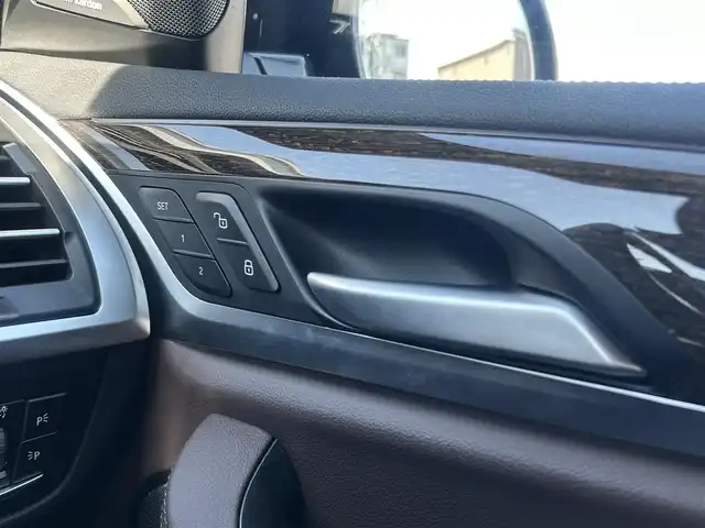 ＢＭＷ Ｘ３ xDrive20d Mスポーツ 群馬県 2022(令4)年 1.6万km サファイアブラックP 4WD/ターボ/ドライビングアシストプロフェッショナル/・アクティブクルーズコントロール/・プリクラッシュセーフティ/・レーンキーピングアシスタント/・ステアリング&レーンコントロールアシスト/・エマージェンシーストップアシスト/・パーキングアシストプロフェッショナル/・リバースアシスト/BMWiDriveナビゲーションシステム/(Bluetooth/AppleCarPlay/フルセグ/USB)/バックカメラ/アラウンドビューモニター/ブラウンレザーシート/サンルーフ/全席シートヒーター/D/N席パワーシート（D席メモリー機能付き）/置くだけ充電/ETC内臓ルームミラー/プッシュスタート/オートエアコン/電動格納ウインカーミラー/革巻きステアリング/ステアリングスイッチ/ステアリングヒーター/パドルシフト/harman/kardonサウンドシステム/F/Rコーナーセンサー/2列目サンシェード/トノカバー/純正フロアマット/純正19インチAW/スペアキー×1