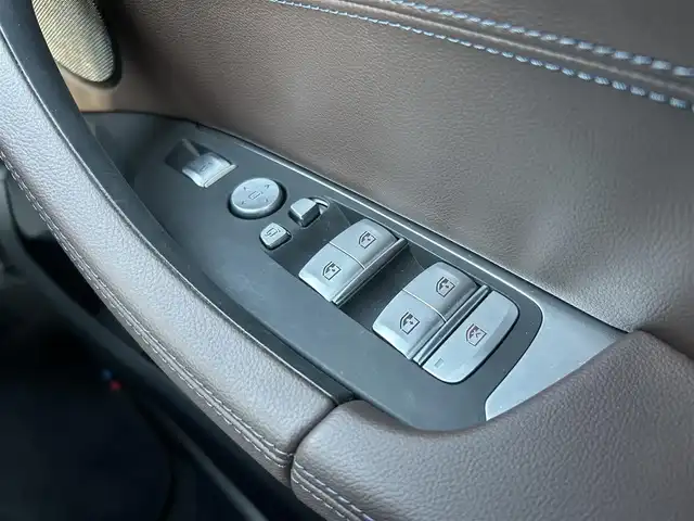 ＢＭＷ Ｘ３ xDrive20d Mスポーツ 群馬県 2022(令4)年 1.6万km サファイアブラックP 4WD/ターボ/ドライビングアシストプロフェッショナル/・アクティブクルーズコントロール/・プリクラッシュセーフティ/・レーンキーピングアシスタント/・ステアリング&レーンコントロールアシスト/・エマージェンシーストップアシスト/・パーキングアシストプロフェッショナル/・リバースアシスト/BMWiDriveナビゲーションシステム/(Bluetooth/AppleCarPlay/フルセグ/USB)/バックカメラ/アラウンドビューモニター/ブラウンレザーシート/サンルーフ/全席シートヒーター/D/N席パワーシート（D席メモリー機能付き）/置くだけ充電/ETC内臓ルームミラー/プッシュスタート/オートエアコン/電動格納ウインカーミラー/革巻きステアリング/ステアリングスイッチ/ステアリングヒーター/パドルシフト/harman/kardonサウンドシステム/F/Rコーナーセンサー/2列目サンシェード/トノカバー/純正フロアマット/純正19インチAW/スペアキー×1