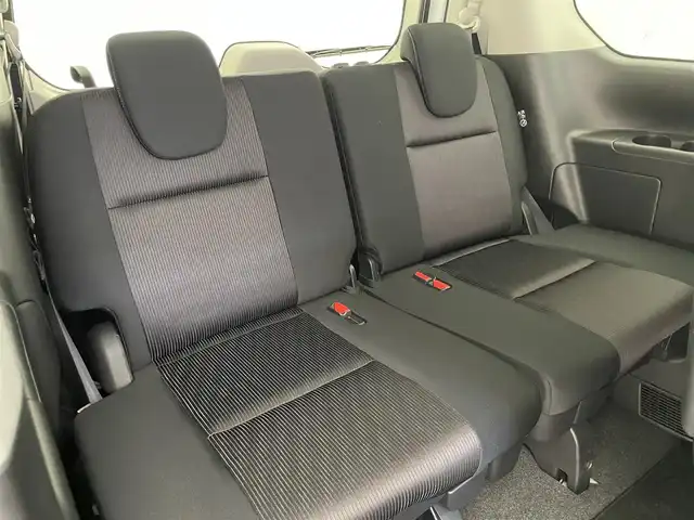 日産 セレナ ハイウェイスター Vセレクション 愛知県 2017(平29)年 2.9万km ブリリアントホワイトパール 純正９型ナビ　純正後席モニター　プロパイロット　デジタルインナーミラー　パーキングアシスト　全方位カメラ　エマブレ　衝突軽減　追従クルコン　シートヒーター　ドラレコ　ハンズフリー両側パワスラ　ＬＥＤオートライト　フォグランプ　オートホールド　プッシュスタート　禁煙車